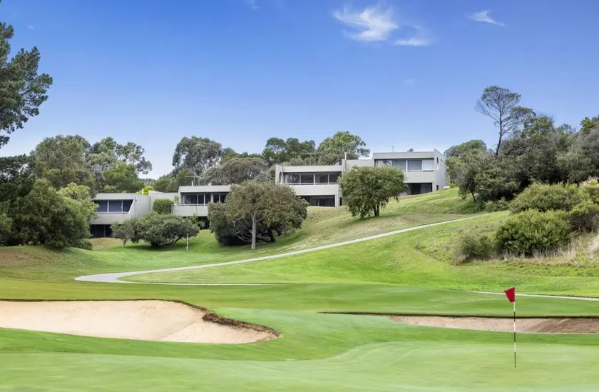 Sunny coastal golfing retreat at RACV Cape Schanck - Image 1