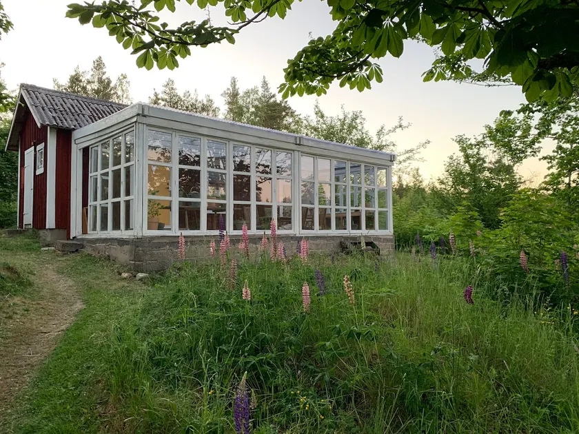 Charming cottage in beautiful courtyard environment Vikbolandet - Image 1
