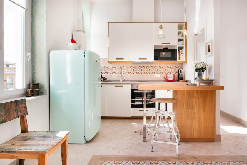 Designer Flat on Plaza with Tapas Bars - Image 1