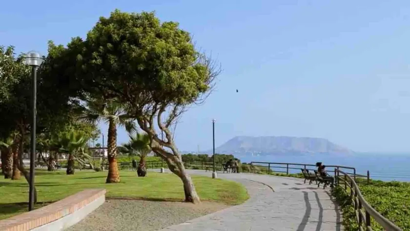 Ocean View Miraflores Spacious Apartment - Image 1