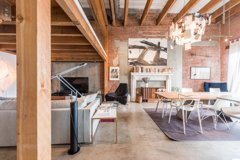 2 level designer loft in Gastown heritage building - Image 1