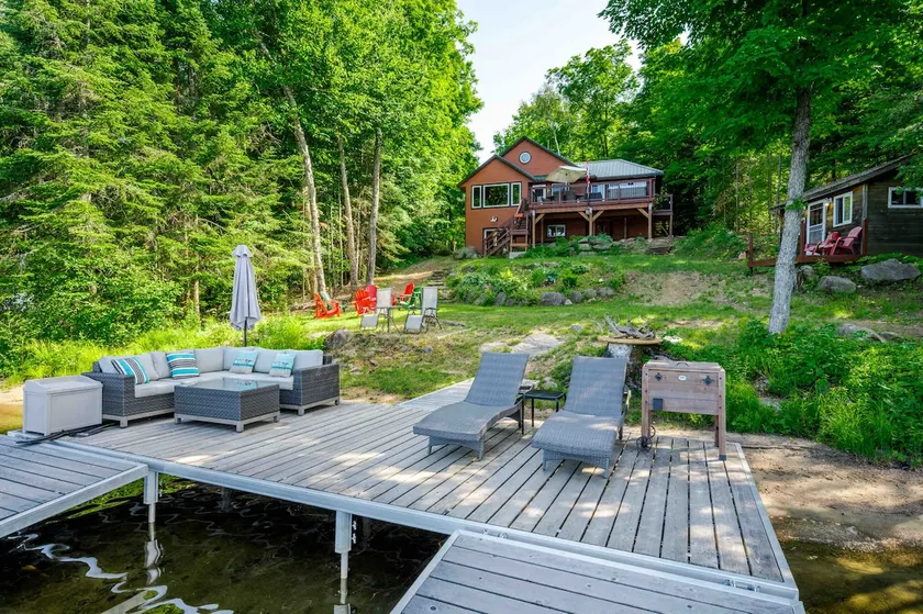 Vicky’s Hideaway Resort-Bancroft Diamond Lake - Image 1
