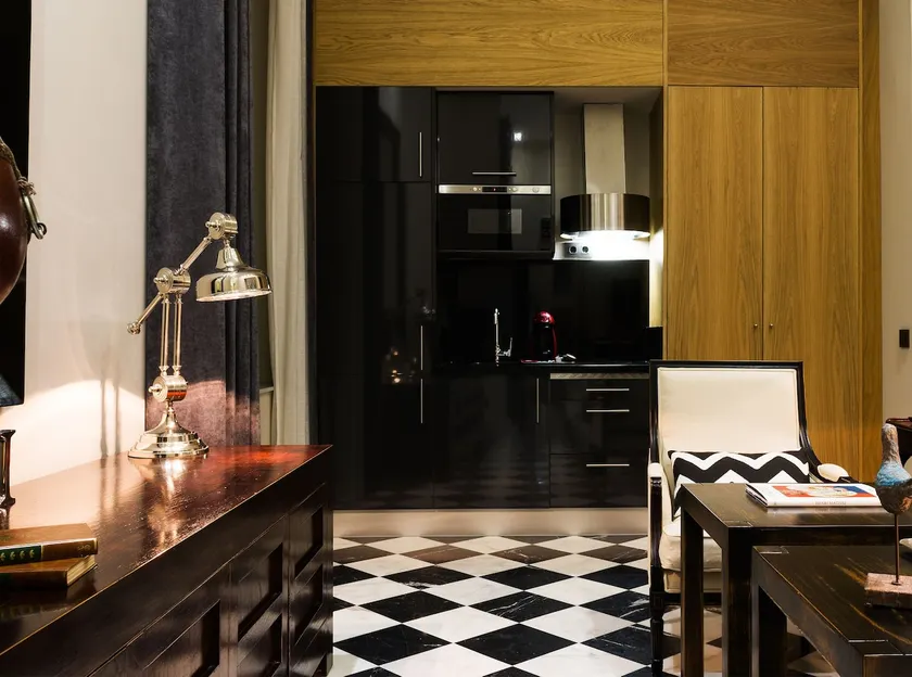 Aguilas5 SevillaSuites - Image 1