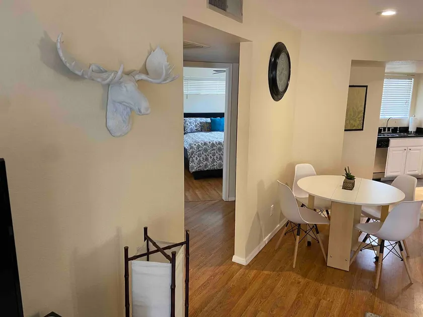 Beautiful, centrally located, super comfy beds! - Image 1