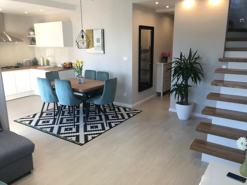 Grayhouse open sky apartment - Image 1