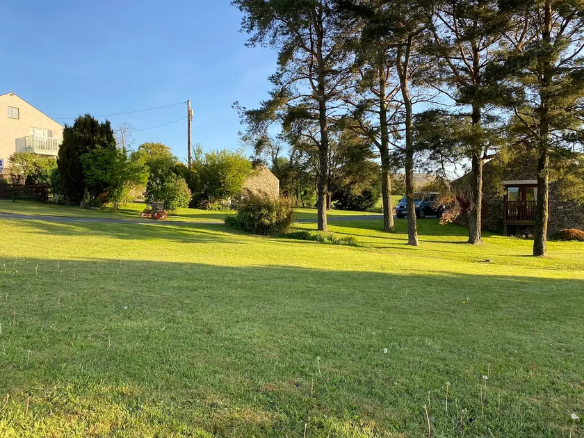 Lake District romantic get away in 1 acre gardens off M6 - Image 1