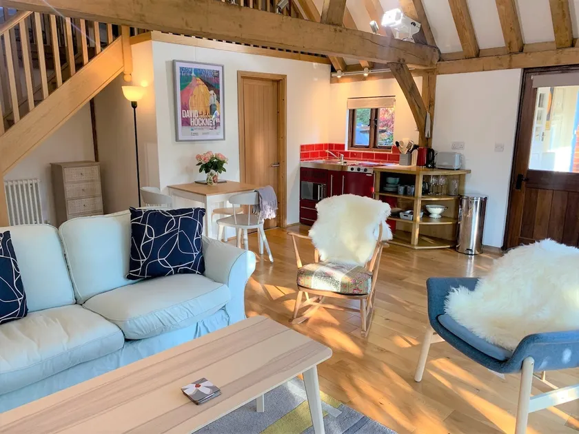 Stylish lodge in Woodbridge (parking) - Image 1