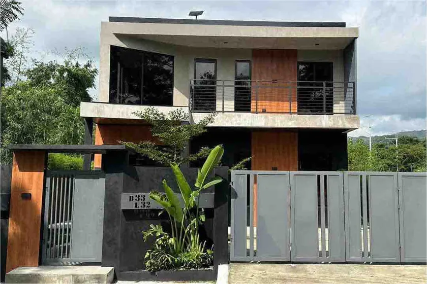 Chic Industrial Villa in Tanay, Rizal - Image 1