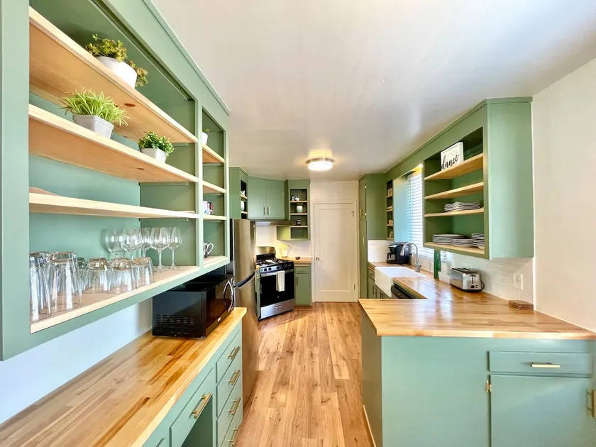 Quiet Gem w/city access 2BR 1BA - Image 1