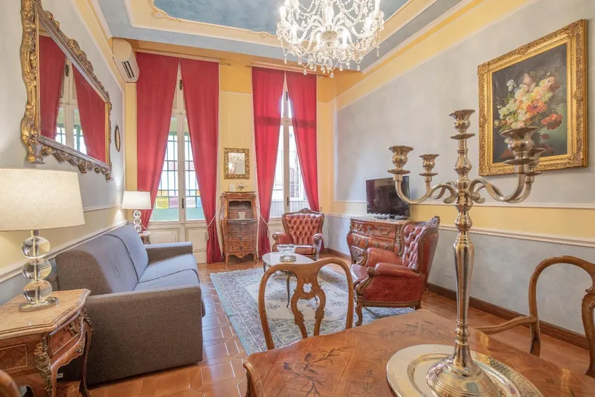 Suite with Balcony overlooking Piazza dei Signori - Image 1