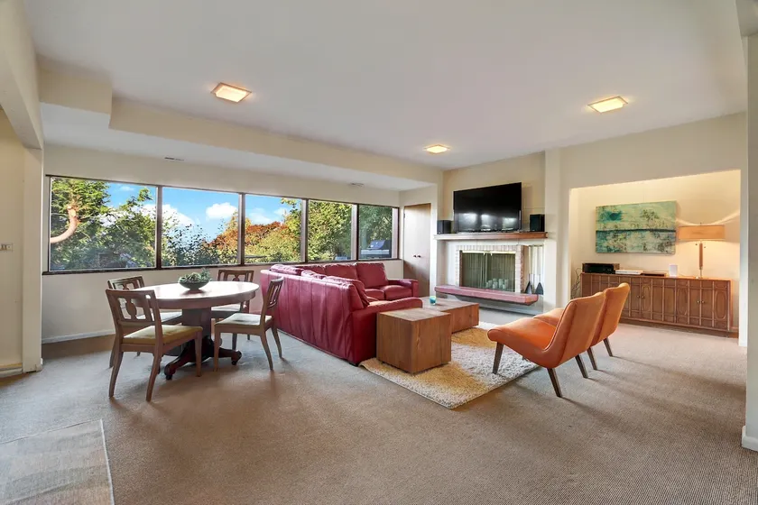 Ravens Landing: 2BR, midcentury in Arbor Heights - Image 1