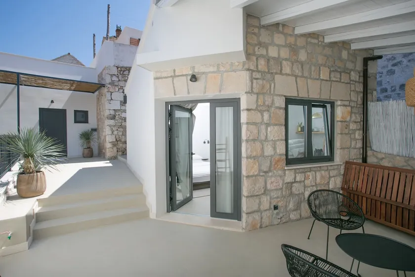 Boutique Studio (25 m2) with huge private terrace - Image 1
