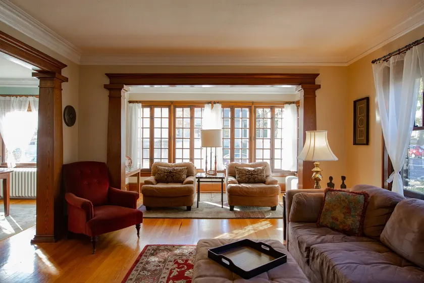Classic Uptown 3BR!! Steps to lake, near downtown! - Image 1