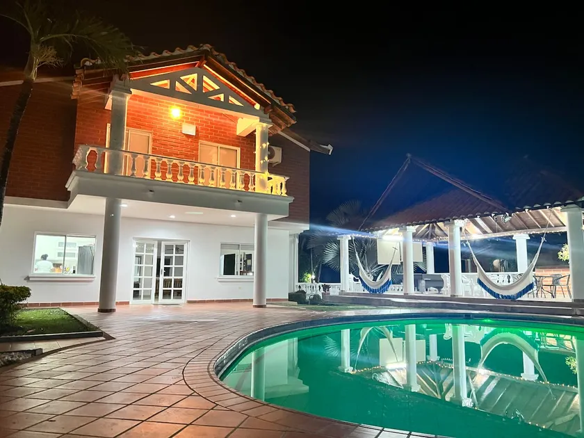 Cheerful summer villa with pool - Image 1