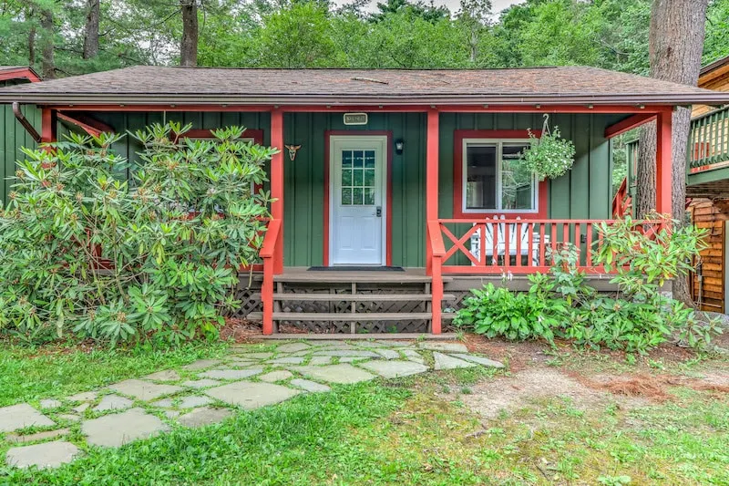 Pine Cottage @ Magnolia Streamside Resort - Image 1