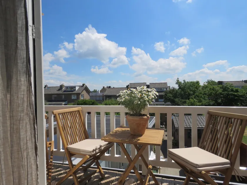 Welcome to Sunrise with sunny balcony - Image 1