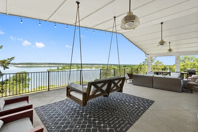 Paradise by the lake - Lonestar Lakehouse - Image 1