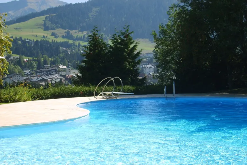 Megève Lgt 4p/1ch – Pool Res. - Image 1