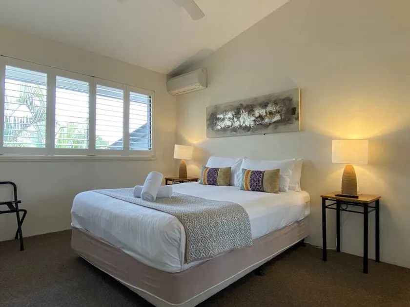 Sun-soaked apt in downtown Byron Bay, near beach - Image 1
