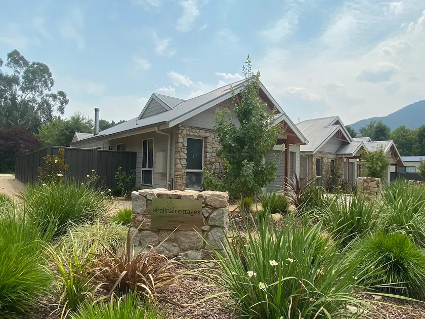 ABALINA luxury accommodation close to CBD - Image 1