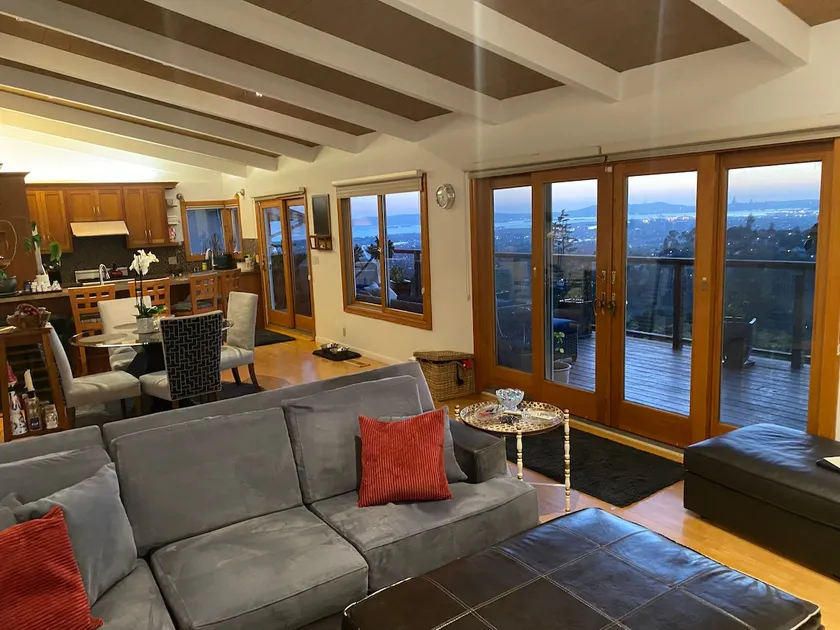 House in the clouds with million dollar view - Image 1