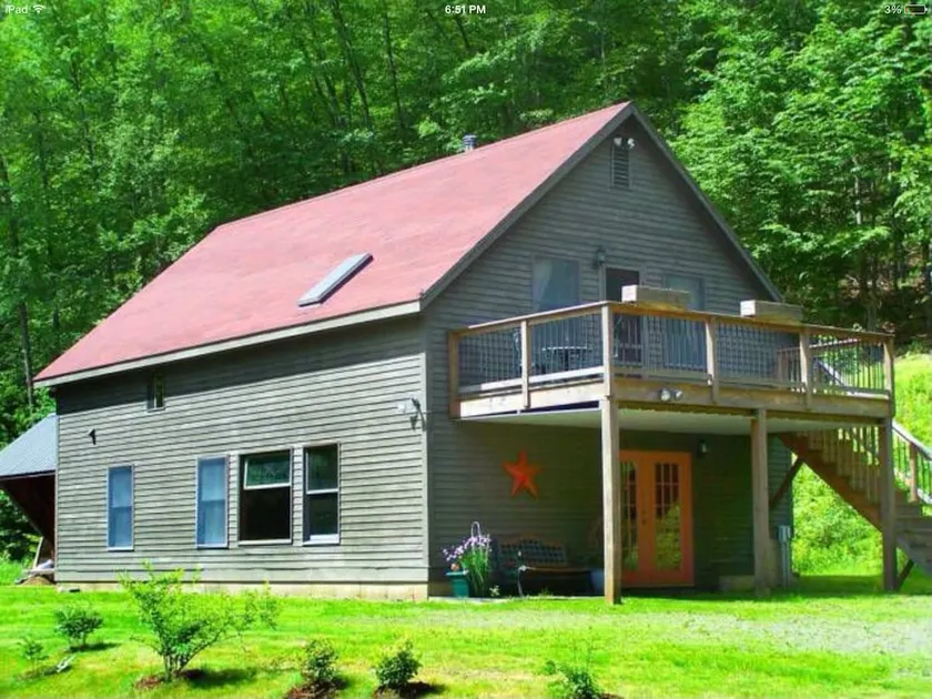 Preston’s Pond-Beautiful home on Tranquil Hilltop - Image 1