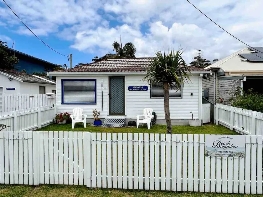 BEACH BUNGALOW on the Beachfront at Currarong - Image 1