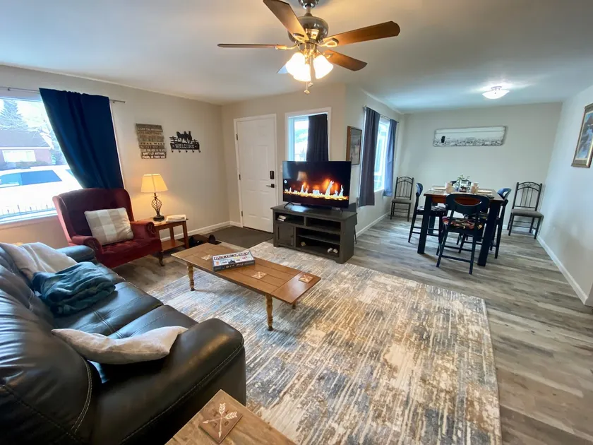 Copper City Charmer | Easy Freeway Access - Image 1