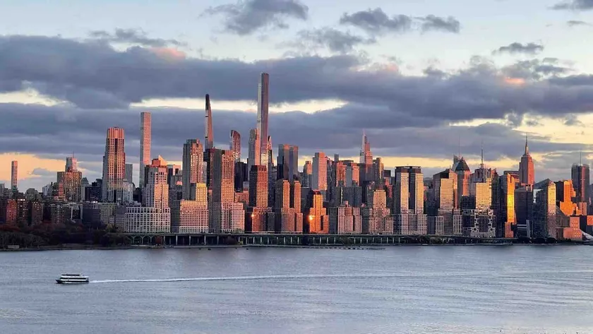 Visit NYC w/ budget & free garage parking - Image 1