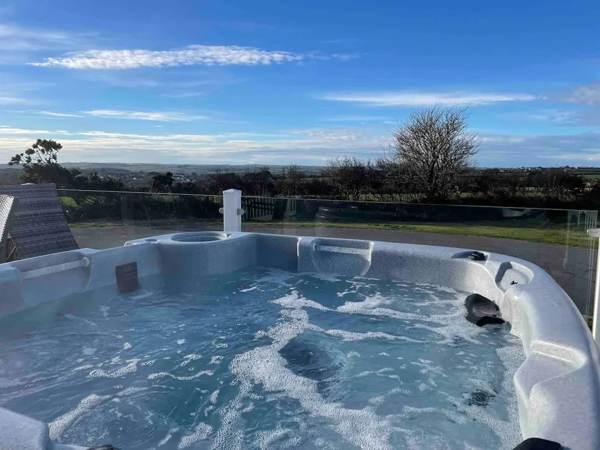 Peaceful Hot Tub Lodge - Newquay/Perranporth - Image 1