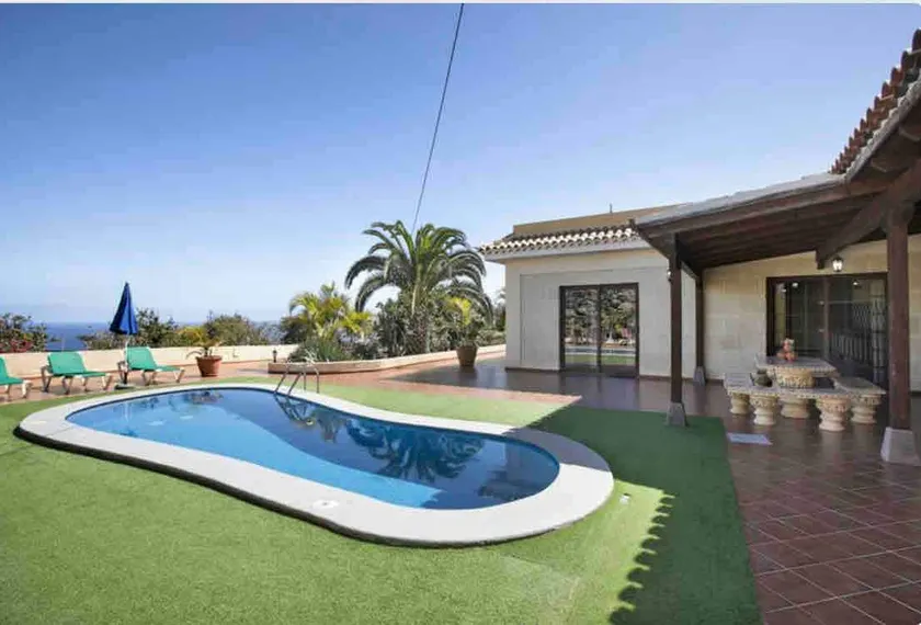 Maison de vacances 'Villa Tazana' avec vue sur la mer, piscine et Wi-Fi. - Image 1