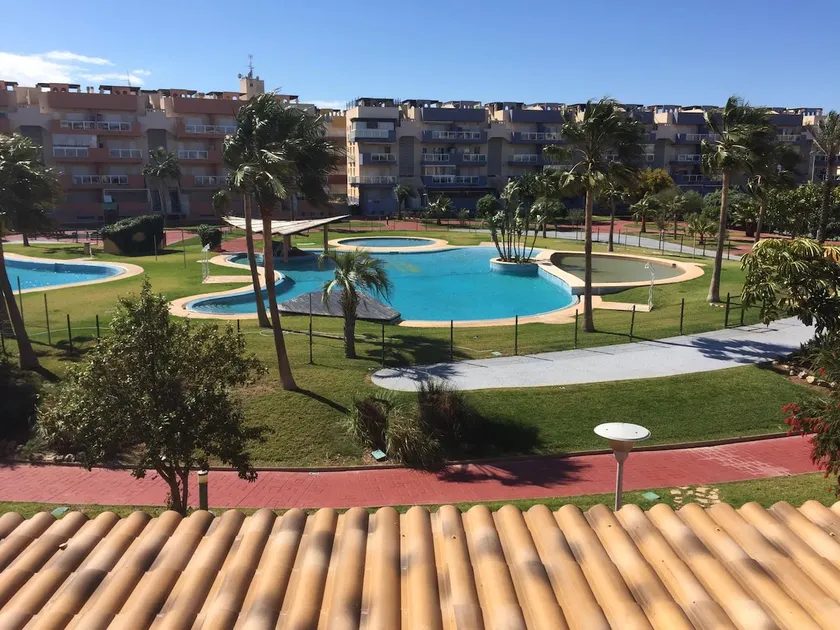 Sunny Apartment - Image 1