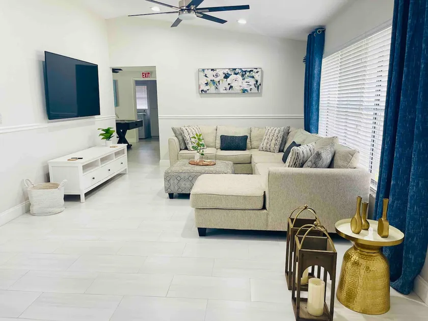 Backyard Sanctuary | 12 Mi~Beach|Game room|Malls - Image 1