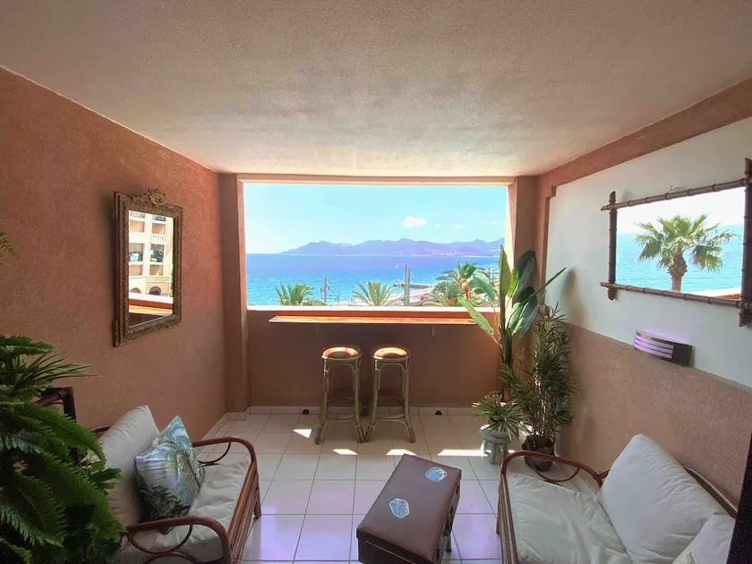 A Retro Stylish Suite With A Sea View & Pool - Image 1