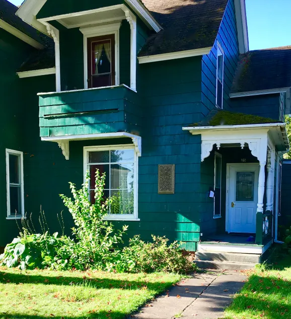 Victorian Duplex in a Historic Residential Area - Image 1