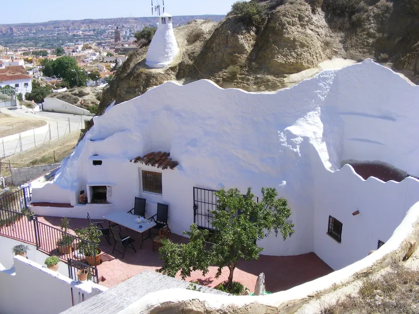 Unusual cave house near Granada - Image 1