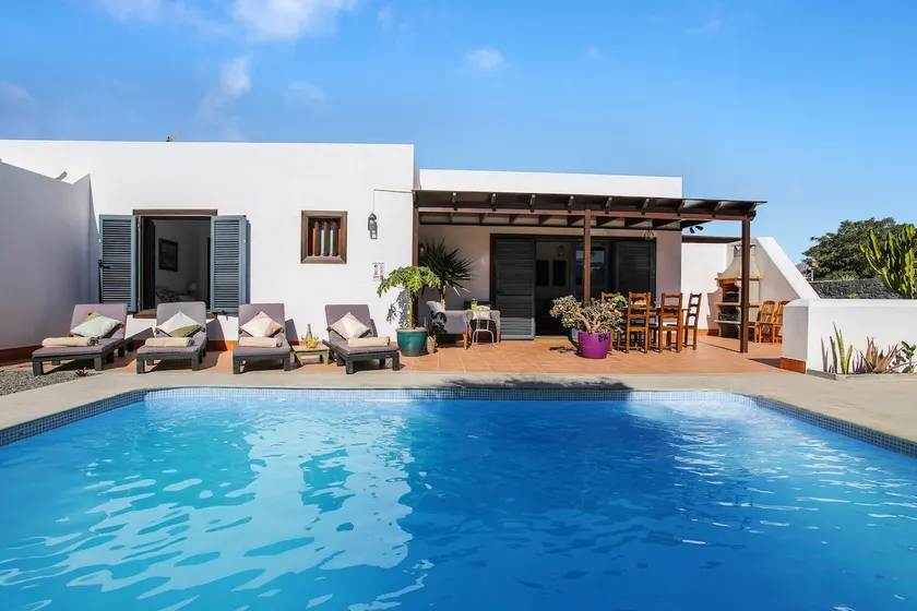 Ferienvilla Casa Sultana nahe Strand mit Bergblick, WLAN, Terrasse und Pool - Image 1