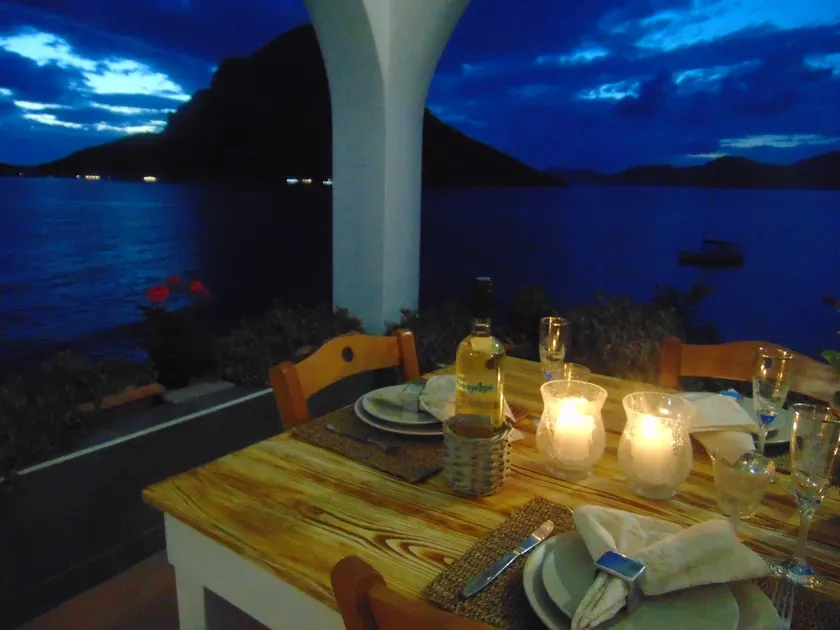 Aegean Villita on beach apartment - Image 1