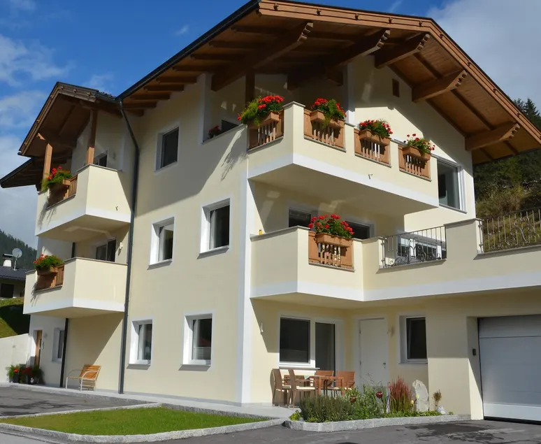Alexandra's Apartment - Image 1