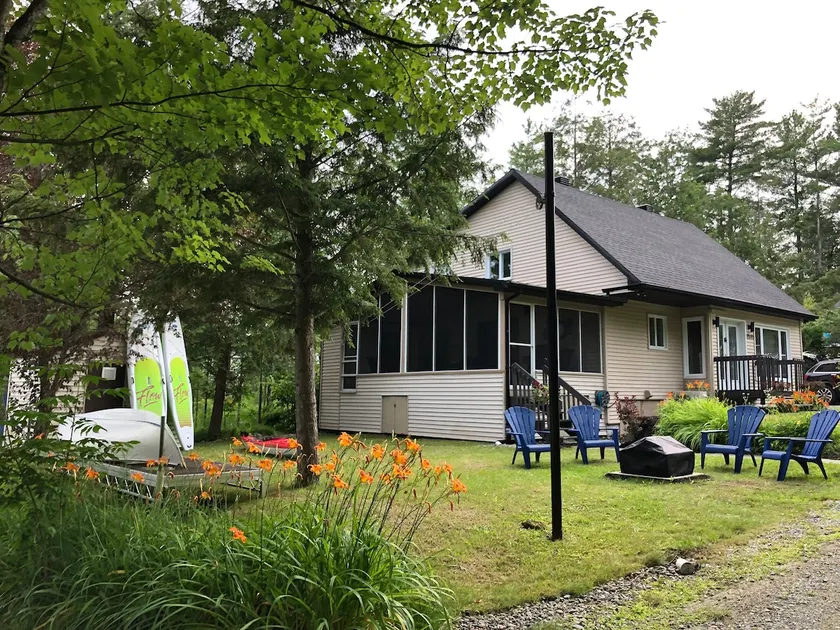 LAKE MAGOG CHALET & COMFORT - Image 1