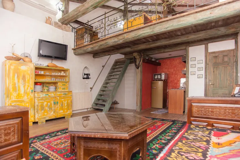 LUXHOUSE ORIENT - heart of OLD TOWN - Image 1