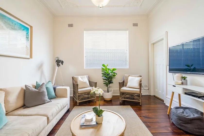 Modern Beach Villa with Lush Garden Bondi Beach - Image 1