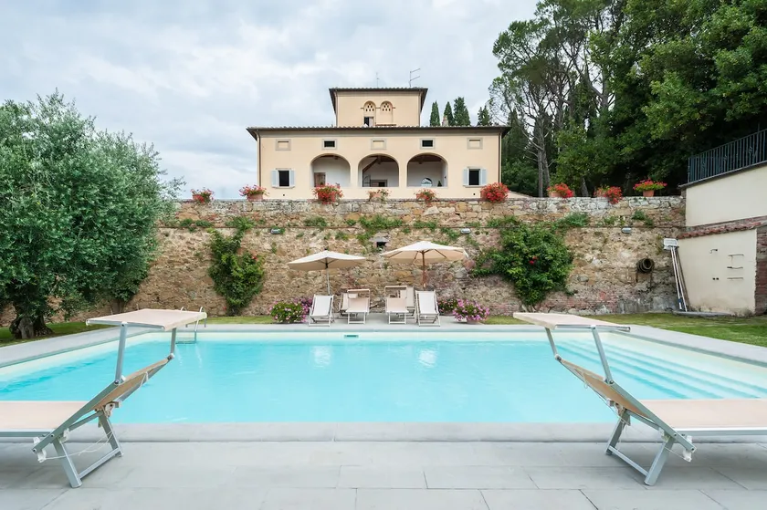 Magnificent 1700's villa in Tuscany - Image 1