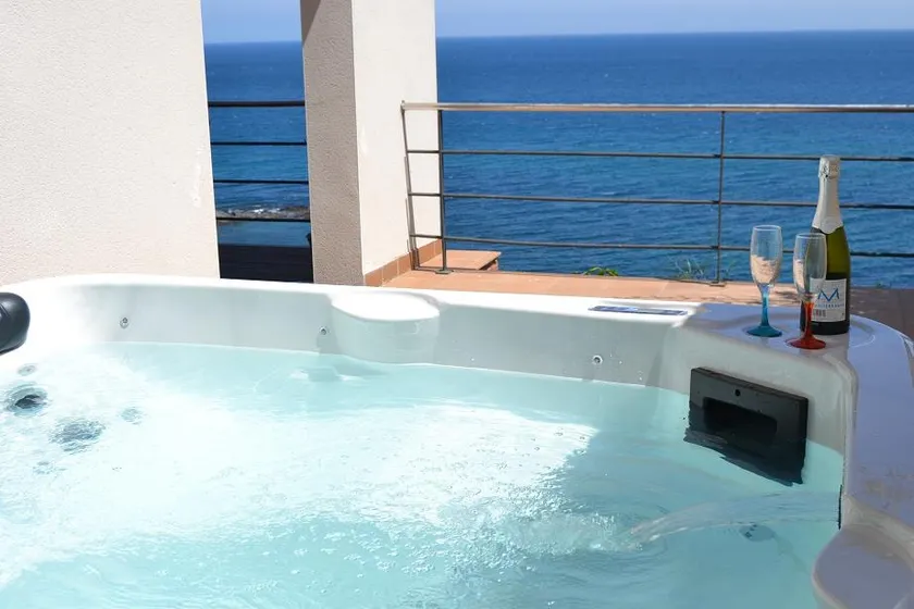 Villa with Hot Tub & Stunning Sea Views. Wifi, A/C - Image 1