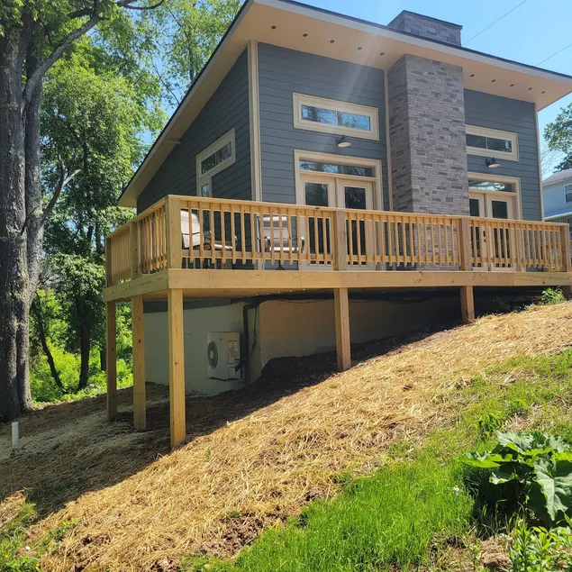 Cheerful two-bedroom home with spacious porch (32) - Image 1