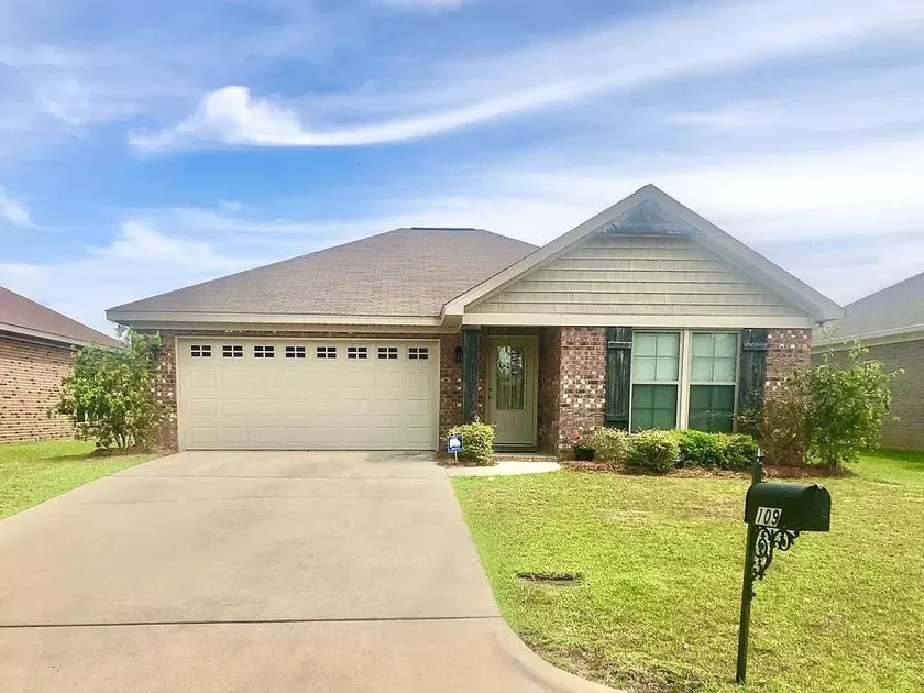 Peaceful 3BR/2BA Hidden Lake Home Near ACOM w/WiFi - Image 1