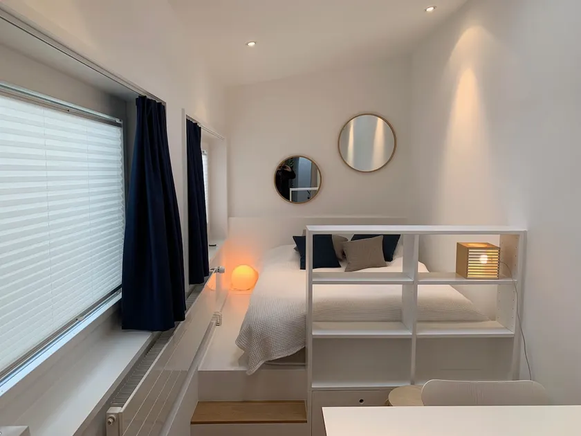 Guest house in Geneva - Image 1