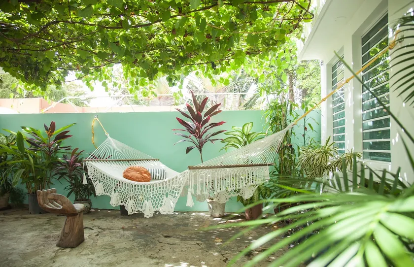 Cozy • Fast WiFi • TV • AC • Tesla backup • Beach - Image 1