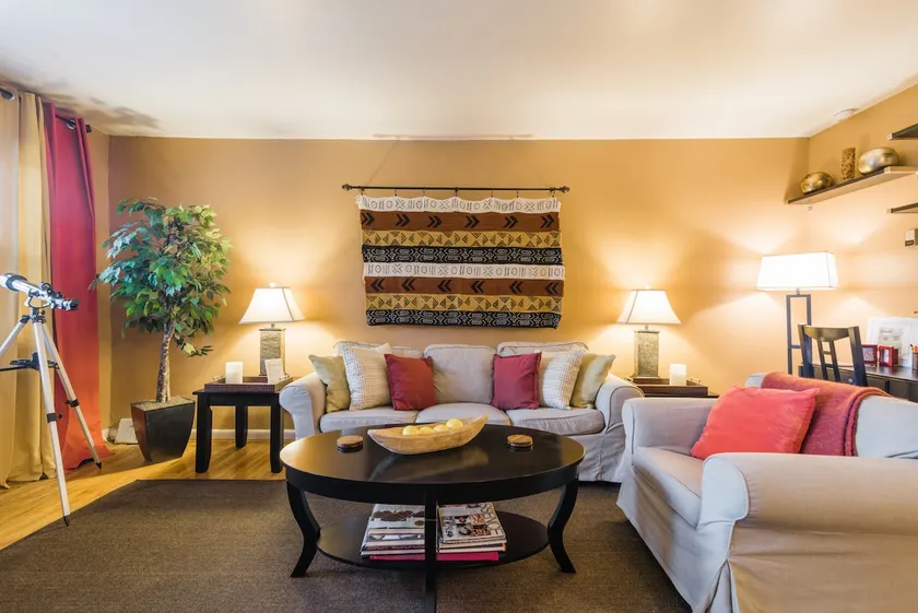 Cozy 2-Bedroom in Balwynne Park-City Ave/St. Joes - Image 1