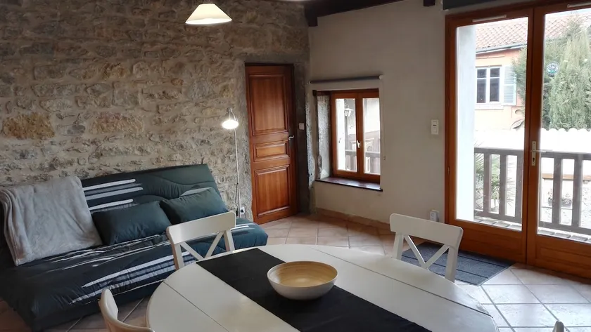 Nice 2-room in a farmhouse near Lyon - Image 1